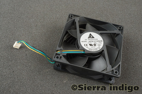 Delta AFB1212SHE-B106 120mm x 38mm DC12V 1.60A 4-Pin 4-Wire Fan