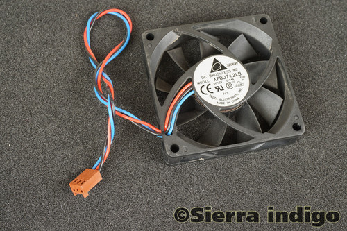 AFB0712LB-F00 Delta DC12V 0.14A 70x70x15mm 3-Pin 3-Wire Fan