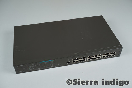 DFE-2624ix D-Link 24-Port Hub with DFE-260S
