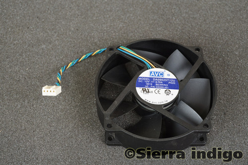 DA09025T12U AVC DC12V 0.70A 4-Pin 4-Wire Fan