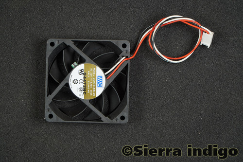 AVC DE07015B12U 70mm x 15mm DC12V 0.7A 3-Pin 3-Wire Fan