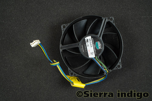 Cooler Master A9225-22RB-6AP-L1 DC12V 0.27A 92mm x 25mm 4-Pin 4-Wire Fan