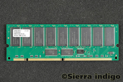 Hyundai HYM72V12C736K4-H 1GB Sync 133MHz CL3 ECC Server Memory RAM