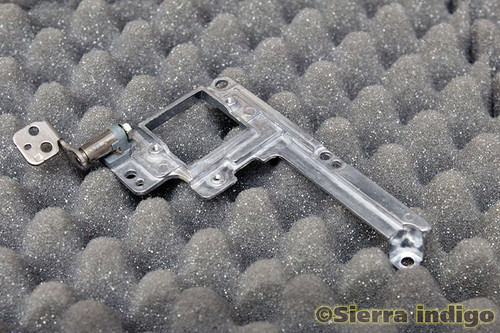 Toshiba Tecra T9000 Laptop Right Hinge