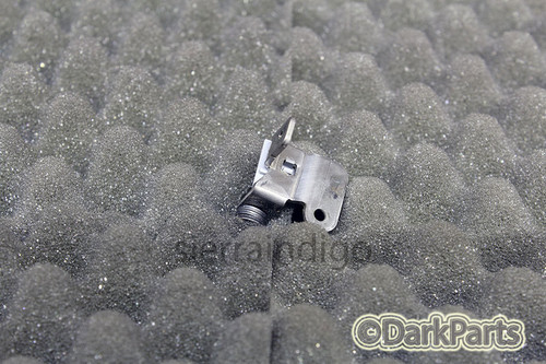 Fujitsu Siemens Lifebook E7110 Laptop Left Hinge