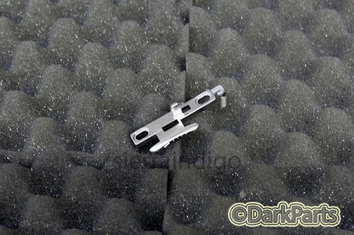 Samsung Q10 Laptop Lid Catch Clip