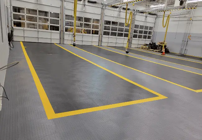 Innovative design graphic yellow line