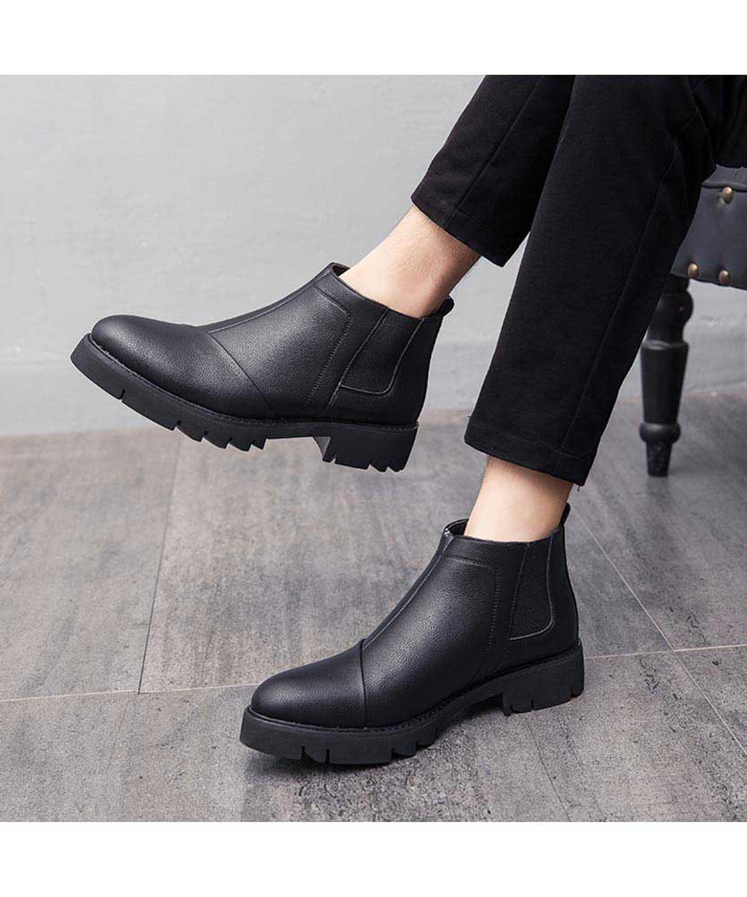 Divided sales black boots