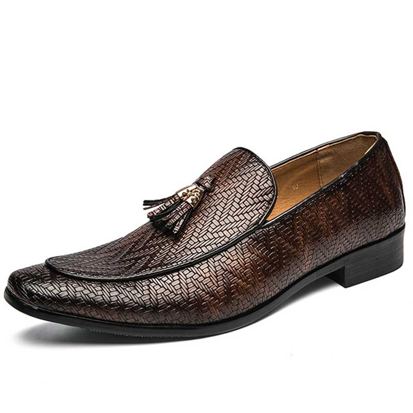 Men's brown retro stripe accents pattern tassel slip on dress shoe 01