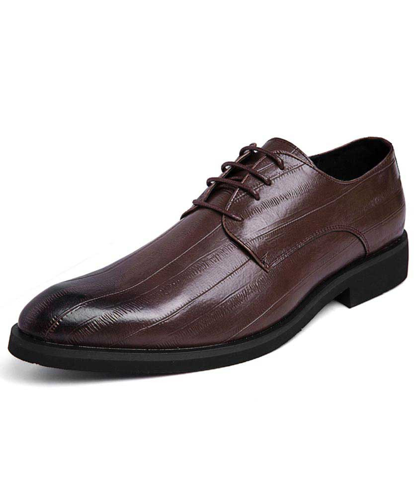 Brown leather derby dress shoe with stripe detail 01