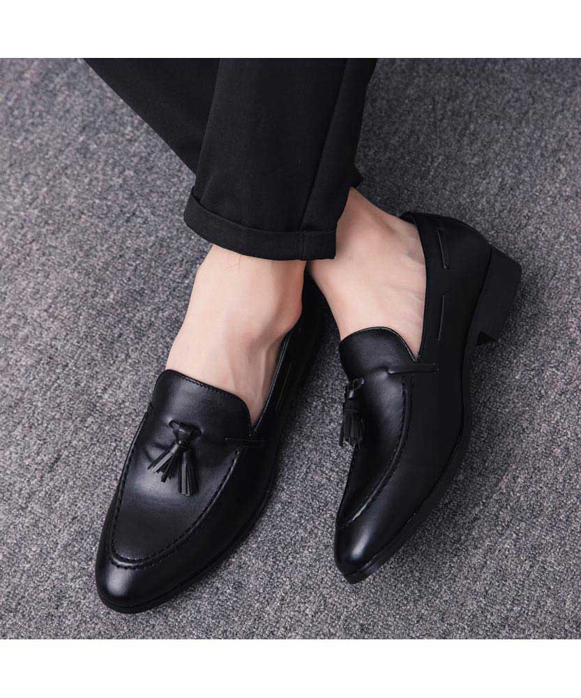 Black tassel leather slip on dress shoe 