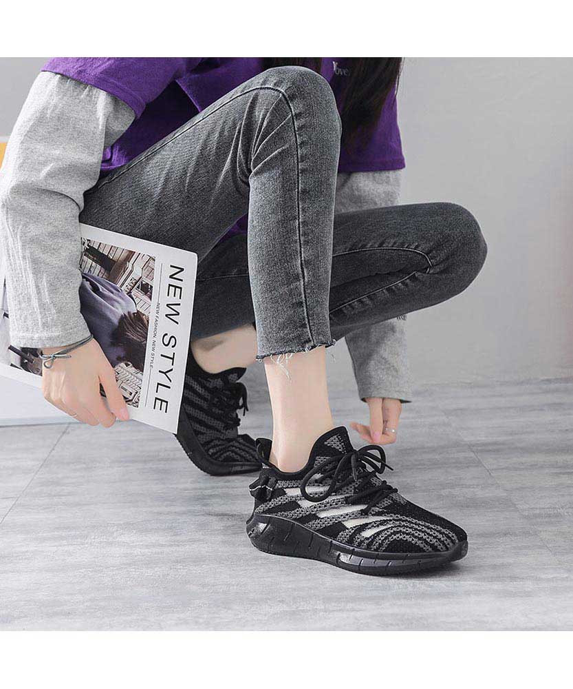 Black flyknit curved stripe texture shoe sneaker | Womens sneakers ...
