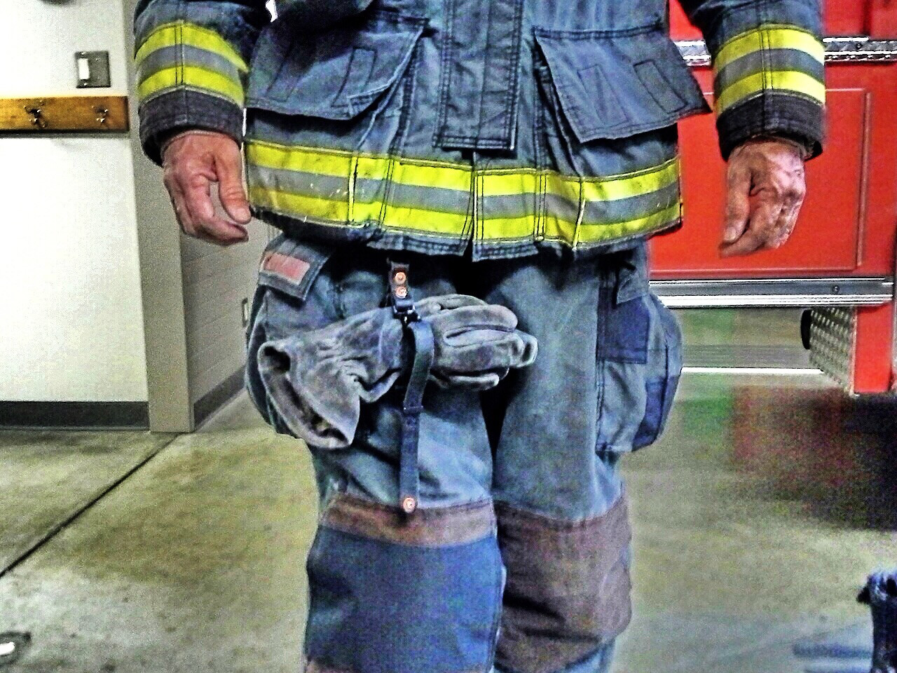 firefighter glove keeper