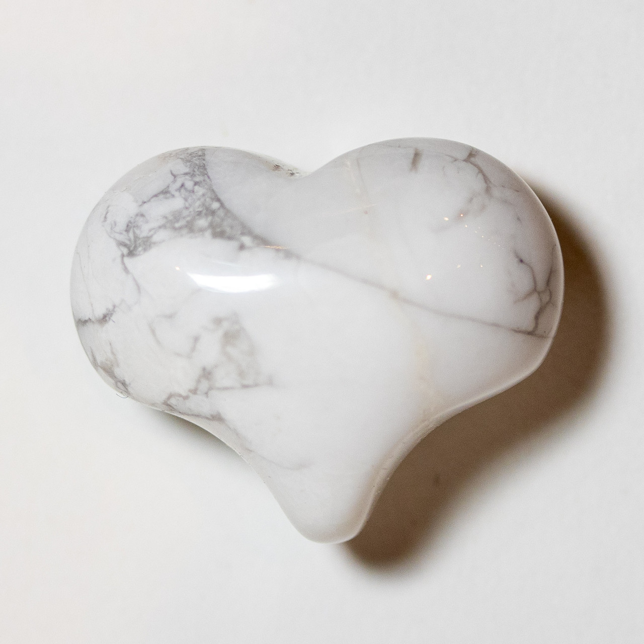 Howlite Heart | Evolution Store