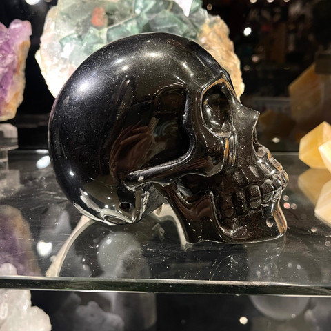 Obsidian - Carved Stone Skull