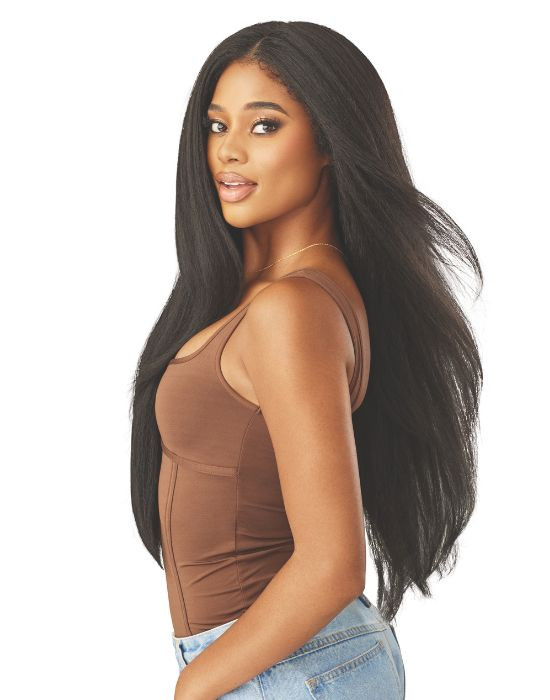Woman wears Outre Melted Hairline - KINKYSOFT 1