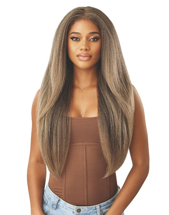 Woman wears Outre Melted Hairline - KINKYSOFT 1