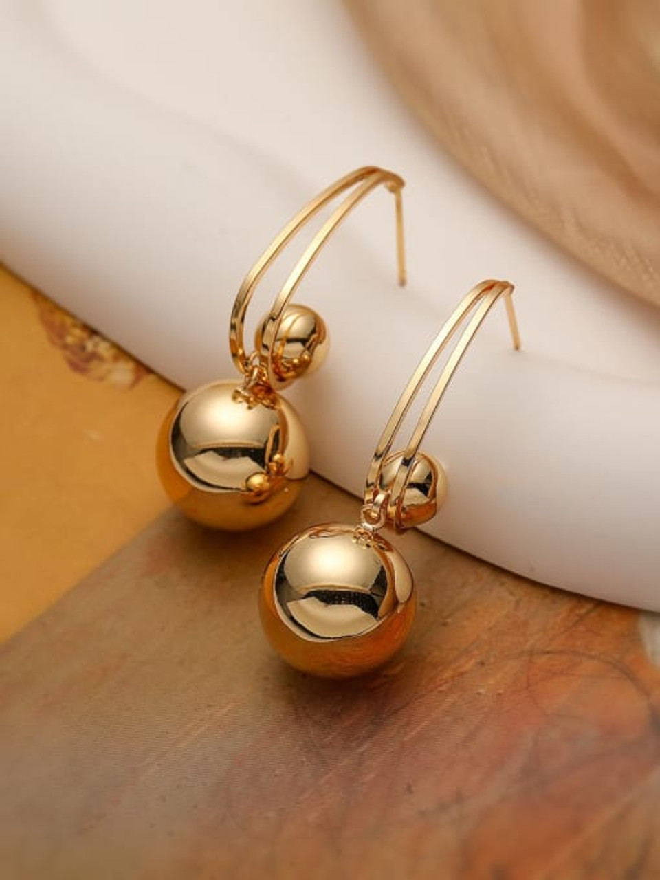 Nora Classic Bold Sphere Hoop Earrings – Aurous Atelier