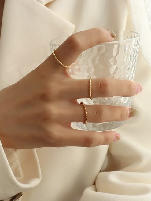 Waterproof Twisted Band Skinny Ring