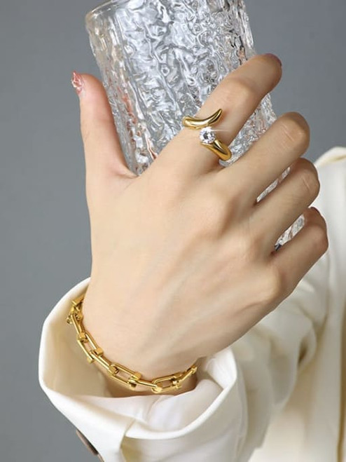 *Waterproof* Twisted Stone Ring: As Seen on Golden Globe Nominee Fantasia!