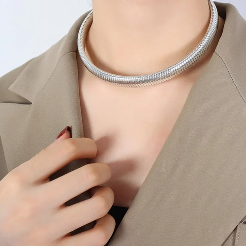 LAST ONE!Lined Metal Choker Necklace: Gold Or Silver: Seen On Tinashe!