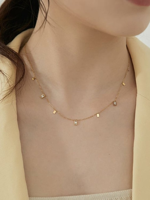 Minimalist Rectangles Necklace: Seen On Kelly Clarkson and The View!