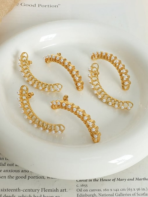 Pearl Curve Earrings: LAST PAIR!