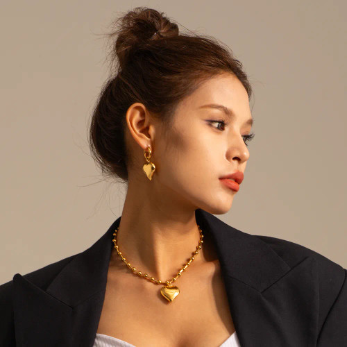 Classic Modern Heart Necklace