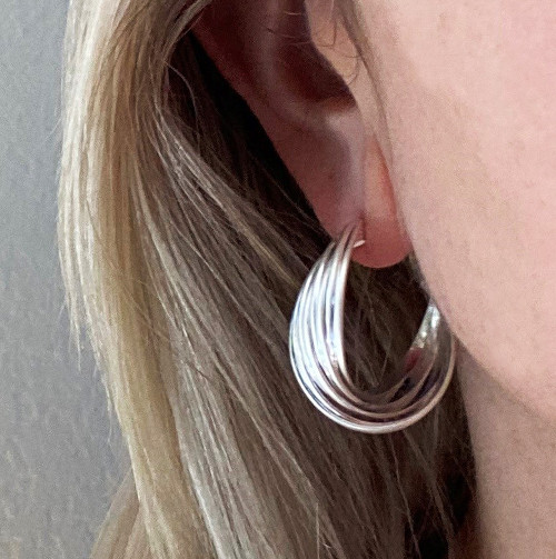 Silver Twist Hoops: Seen on Alix Earle! - Seen On GMA!
