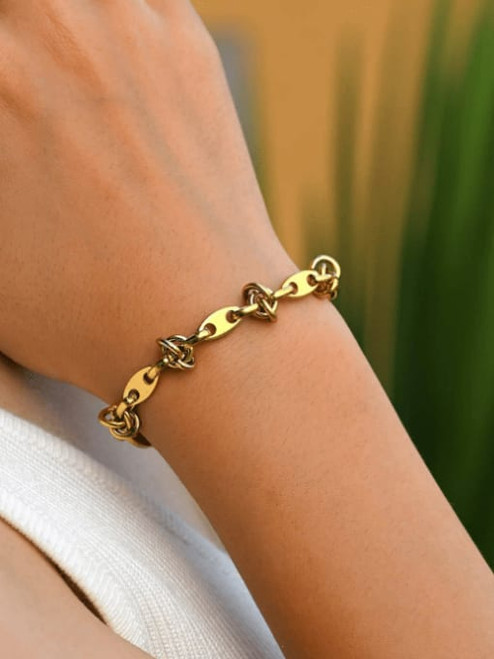 Knotted Oval Links Bracelet