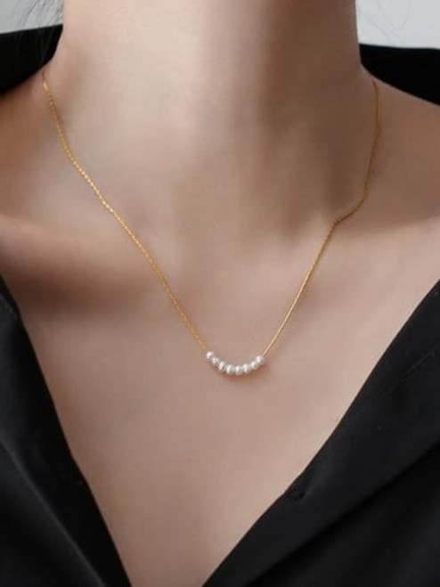 Minimalist Pearls Necklace: Last ones!