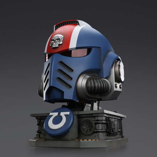  Joy Toy Warhammer 40,000 Space Marines II Lieutenant Titus MKX Helmet & Display Stand 1/1 Scale Prop Replica 