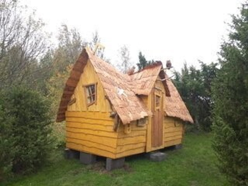 Shabby Cottage supplied by Cabins Unlimited