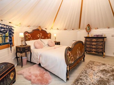 Expand Your Living Space with Cabins Unlimited!