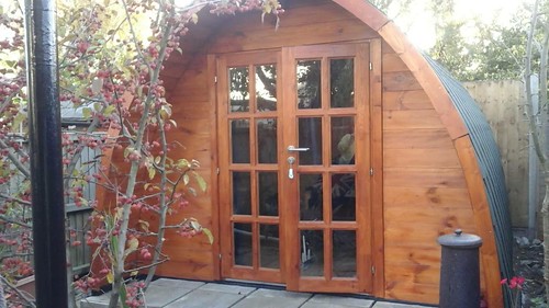 All‑Year Glamping & Camping in Unique Wooden Pods 