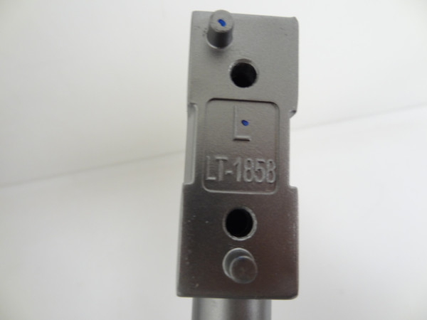 Hisense 85H6570G 85H6510G Stand Legs W/Screws