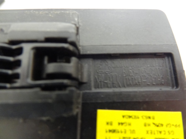 Samsung UN75AU8000 Stand Legs