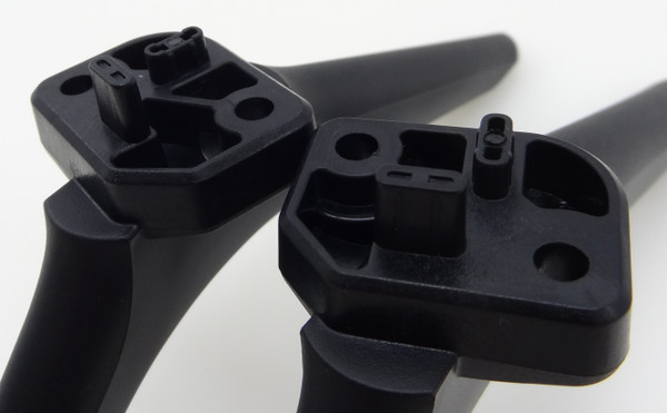 Hisense 40A5600F RSAG8.078.6309/6310(271032/271033) Legs w/Screws - Used