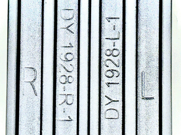 Pre-Owned Toshiba 75C350KU 1928(RSAG6.121.1928 L/R) Legs w/Screws