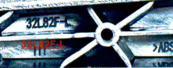 New Toshiba 32L310U20 32L82F-L/R(306J9880100/306J9880200) Legs w/Screws