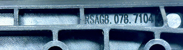 Pre-Owned Toshiba 32V35MU RSAG8.078.7104(237E-0456R/0455R) Legs w/Screws