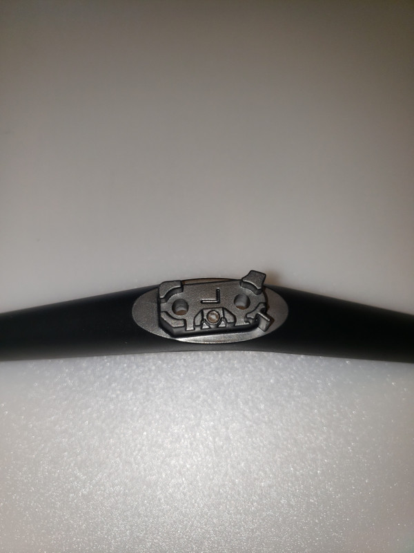 Hisense 40H5590F 40H4F 40H3F9 Stand Legs W/Screws