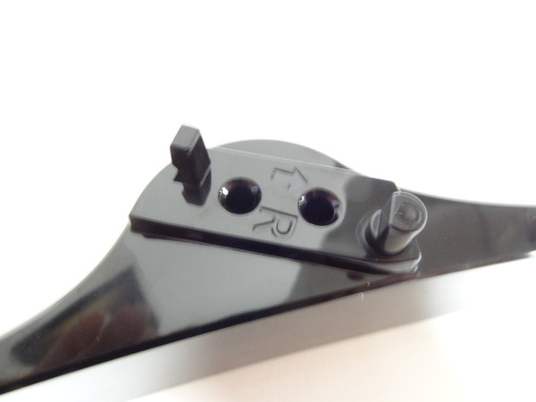 Insignia 32LF221U19 32LF221U19CA Stand Legs W/Screws - NEW