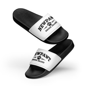 Coastal comfort meets dog-lover style in these Newpawt slides.
