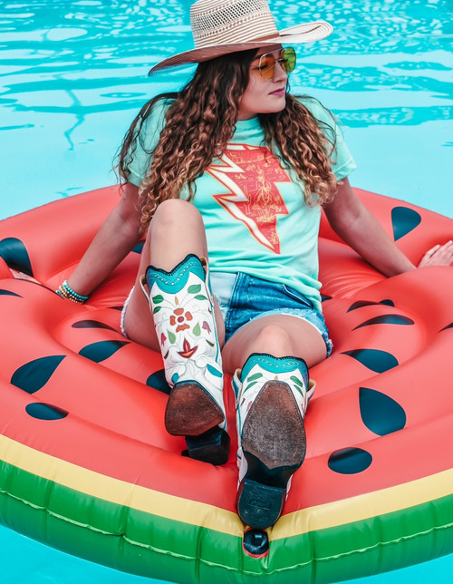 Hot Girl Summer. Cowboy. Cowgirl. Western. Punchy. Graphic Tee.