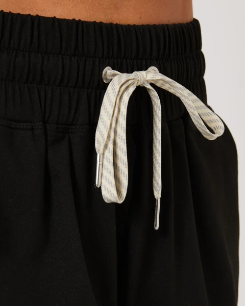 Follow Serena Women's Shorts [Black] 5