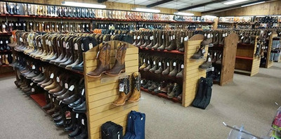 Ariat Square Toe Boots vs. Pointed Boots: What to Know Before Buying Ariat Square Toe Boots vs. Pointed Boots: What to Know Before Buying