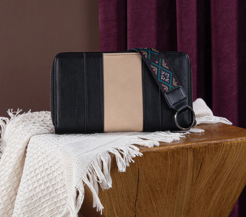 Wrangler Montana West Women's Black Southwestern Embroidered Wallet