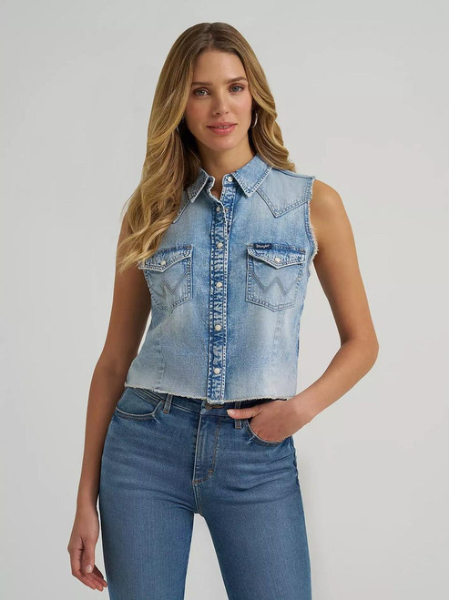 WRANGLER Wrangler Women's Frayed Hem Sleeveless Denim Snap Shirt In Light Denim 