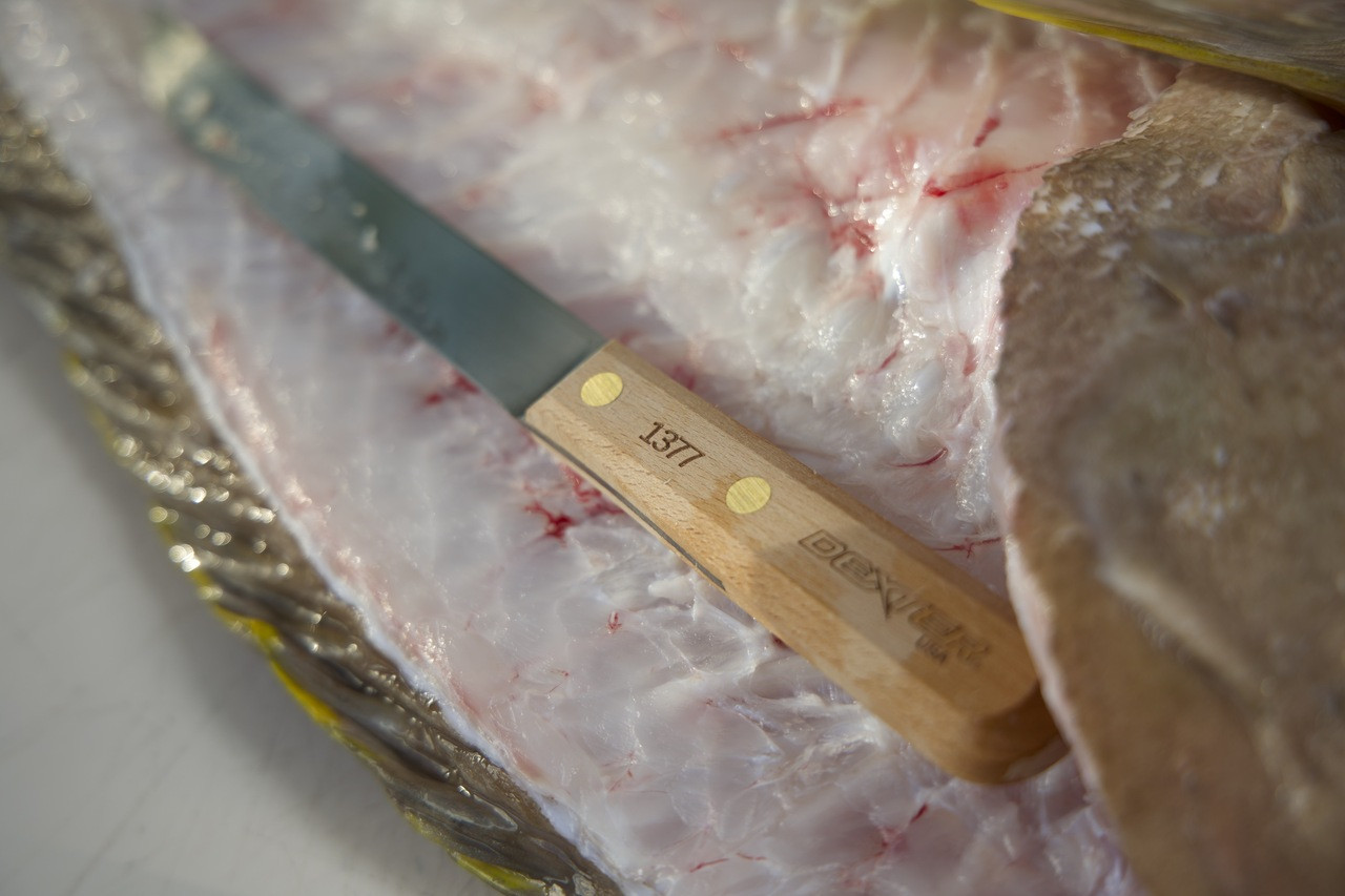 Dexter Outdoors® 1377 7 inch Traditional boning knife-Carbon Steel